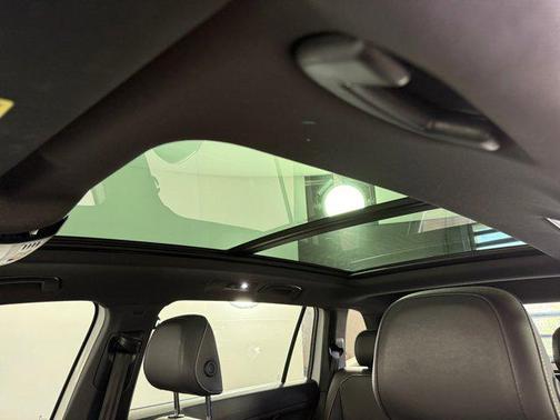 2022 Volkswagen Tiguan 2.0T SE R-Line Black 4MOTION