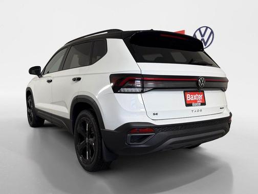 2026 Volkswagen Taos SE Black