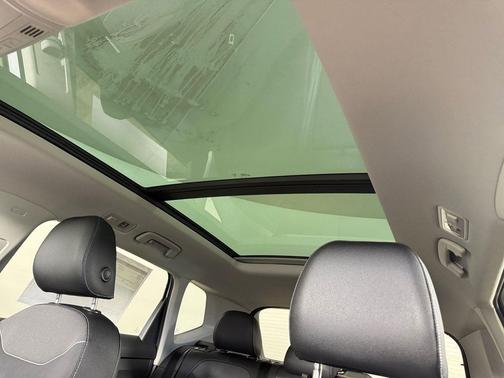 2026 Volkswagen Taos SE Black