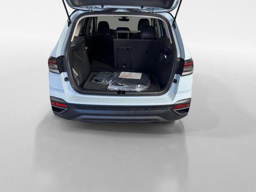 2025 Volkswagen Taos 1.5T SE Black