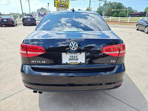2015 Volkswagen Jetta Auto SE w/Connectivity/Navigation