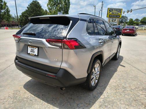Silver Sky Metallic 2020 Toyota RAV4 LE