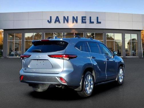 2022 Toyota Highlander Limited