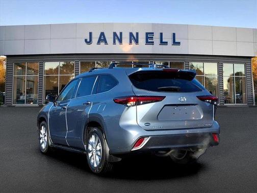 2022 Toyota Highlander Limited