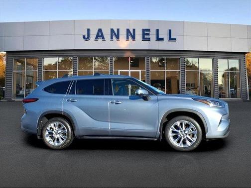 2022 Toyota Highlander Limited
