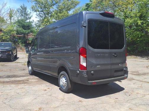 2025 Ford Transit-250 148 WB Medium Roof Cargo
