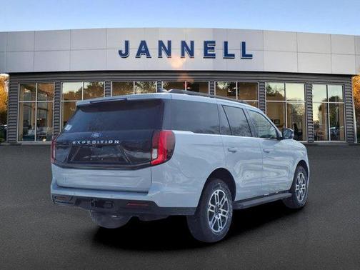 2026 Ford Expedition Active