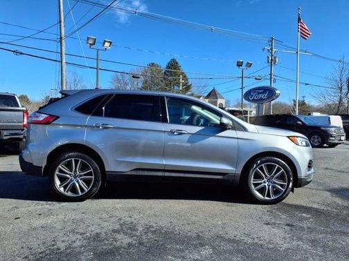 2021 Ford Edge Titanium