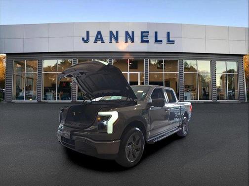 2025 Ford F-150 Lightning Flash