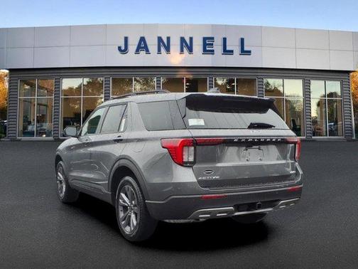 2026 Ford Explorer XLT