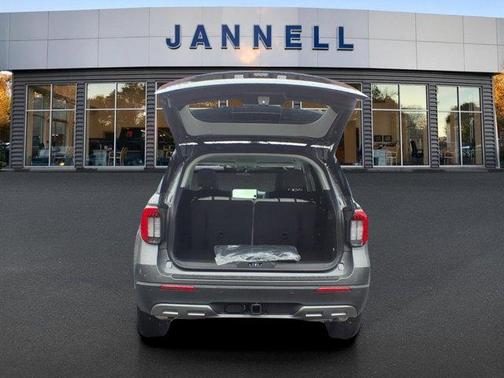 2026 Ford Explorer XLT