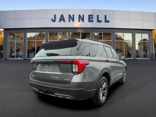 2026 Ford Explorer XLT