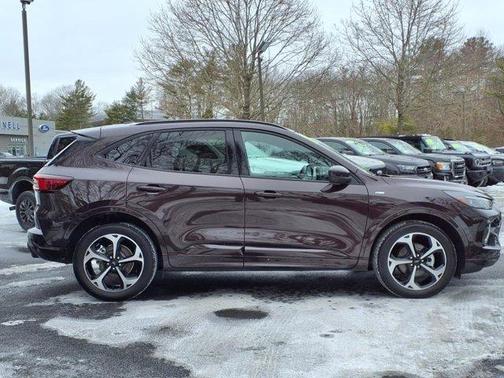 2023 Ford Escape ST-Line Elite
