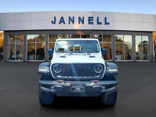 Bright White Clearcoat 2024 Jeep Wrangler Rubicon
