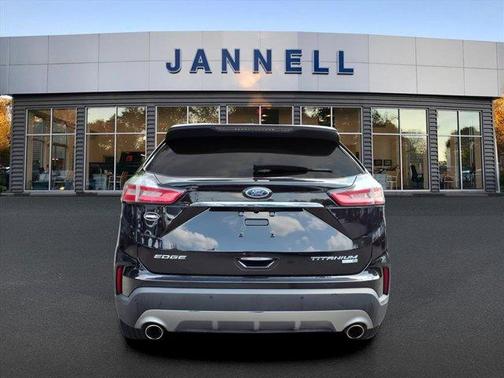 2020 Ford Edge Titanium