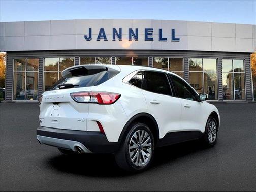 2022 Ford Escape Titanium