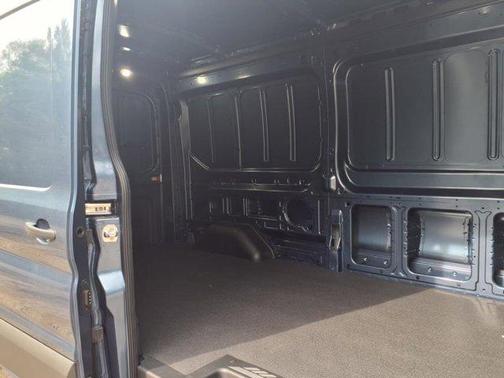 2025 Ford Transit-250 148 WB Medium Roof Cargo