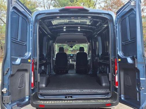 2025 Ford Transit-250 148 WB Medium Roof Cargo