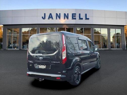 2022 Ford Transit Connect Titanium