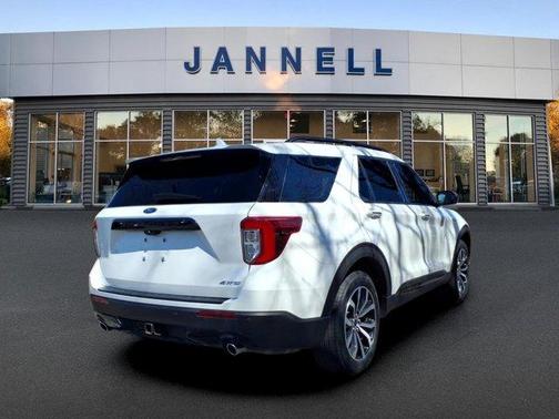 Star White 2023 Ford Explorer ST-Line