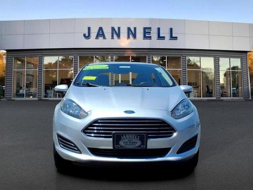 Ingot Silver Metallic 2016 Ford Fiesta SE