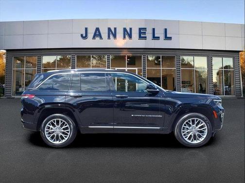2023 Jeep Grand Cherokee Summit