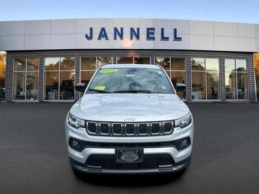 Silver Zynith 2024 Jeep Compass Latitude