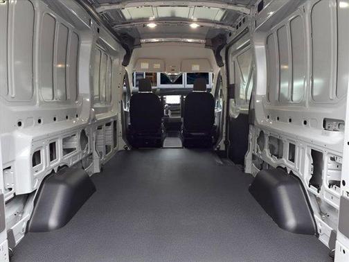 2025 Ford Transit-250 148 WB Medium Roof Cargo