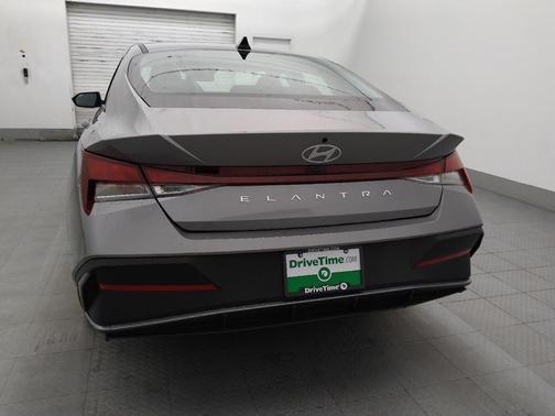 Fluid Metal 2024 Hyundai ELANTRA SE