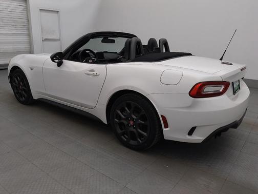 Bianco Perla (Tri-Coat White) 2017 FIAT 124 Spider Base