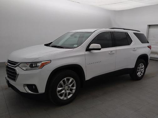 White 2021 Chevrolet Traverse LT Cloth