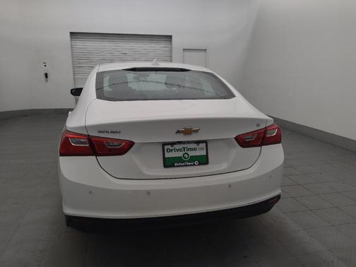 Summit White 2024 Chevrolet Malibu FWD 1LT