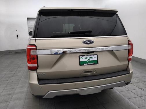 White Gold Metallic 2018 Ford Expedition XLT