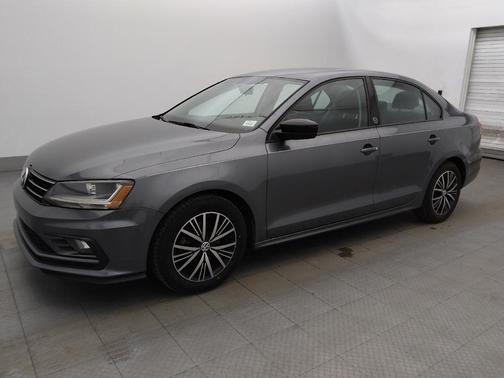 Platinum Gray Metallic 2018 Volkswagen Jetta 1.4T Wolfsburg Edition