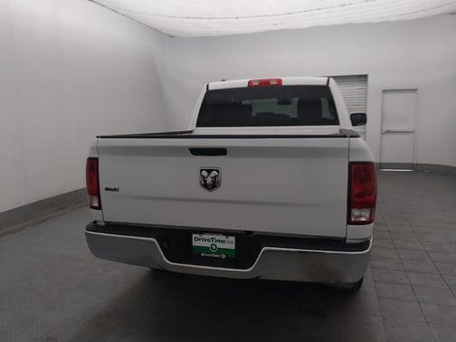 Bright White Clearcoat 2022 RAM 1500 Classic SLT
