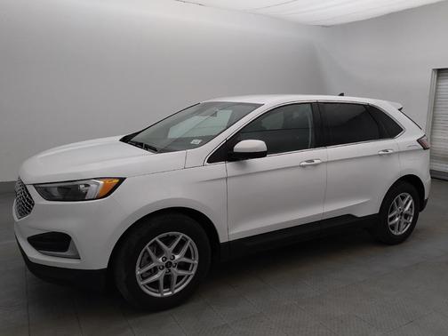 White 2024 Ford Edge SEL