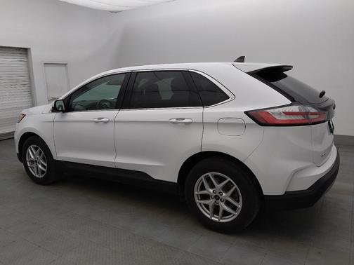 White 2024 Ford Edge SEL