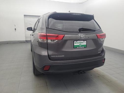 Predawn Gray Mica 2019 Toyota Highlander XLE