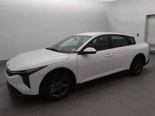 Snow White Pearl 2025 Kia K4 LXS