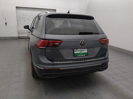 Platinum Gray Metallic 2022 Volkswagen Tiguan 2.0T SE