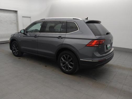 Platinum Gray Metallic 2022 Volkswagen Tiguan 2.0T SE