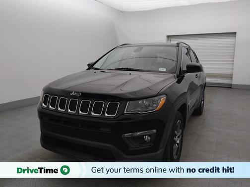 Diamond Black Crystal Pearlcoat 2019 Jeep Compass Latitude