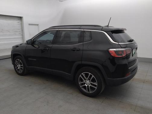Diamond Black Crystal Pearlcoat 2019 Jeep Compass Latitude