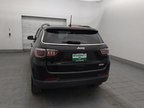 Diamond Black Crystal Pearlcoat 2019 Jeep Compass Latitude