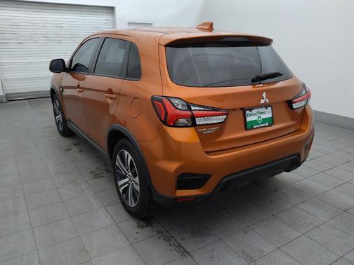 Sunshine Orange Metallic 2024 Mitsubishi Outlander Sport 2.0 LE