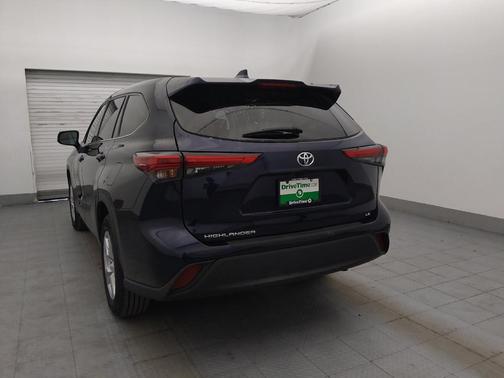 2022 Toyota Highlander LE
