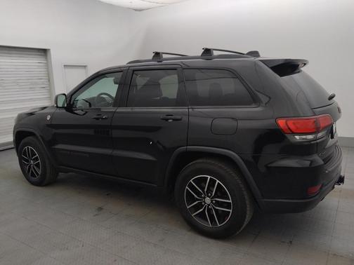 Diamond Black Crystal Pearlcoat 2018 Jeep Grand Cherokee Trailhawk