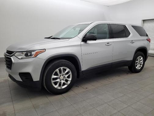 Silver Ice Metallic 2020 Chevrolet Traverse LS