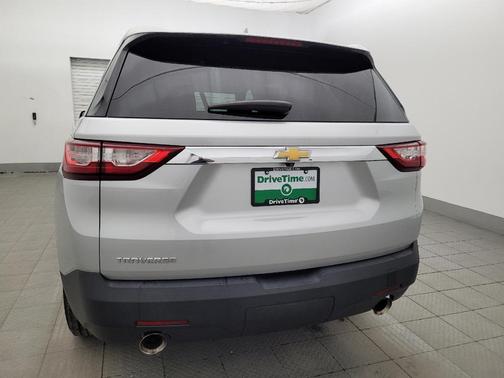 Silver Ice Metallic 2020 Chevrolet Traverse LS
