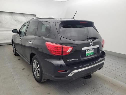 2018 Nissan Pathfinder SV